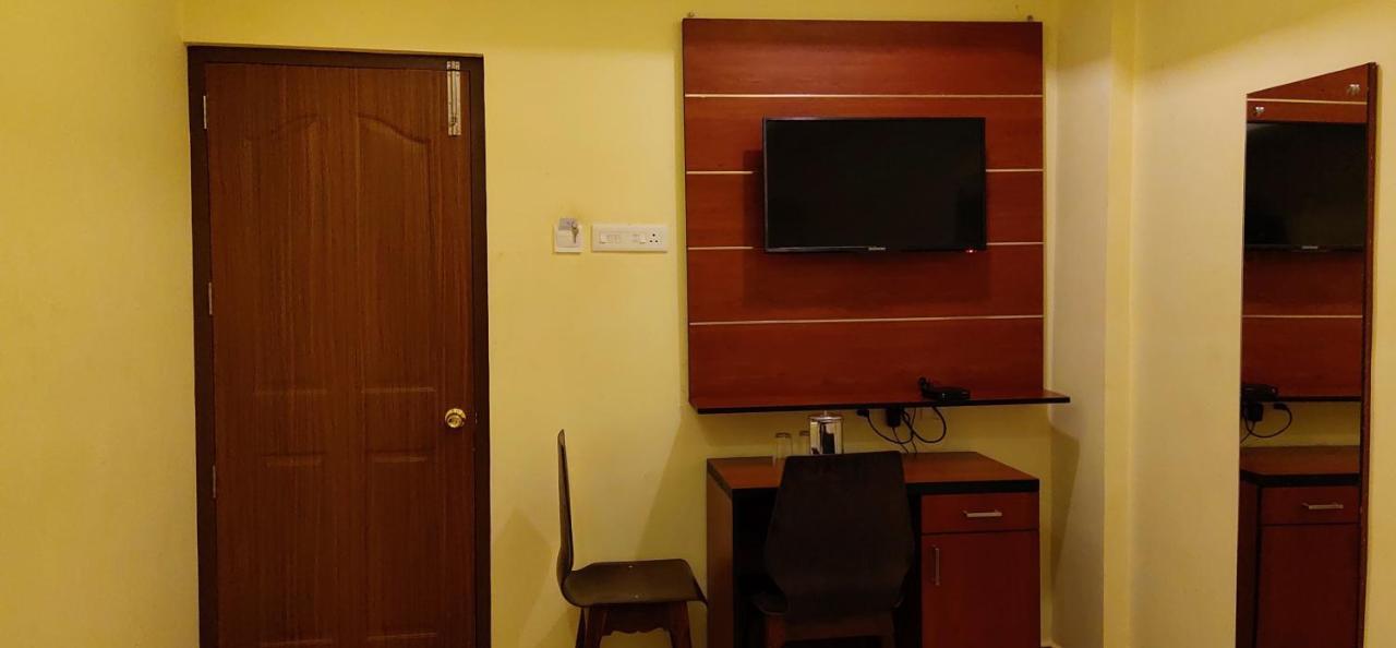 Hotel Green Plaza Thrissur Екстериор снимка